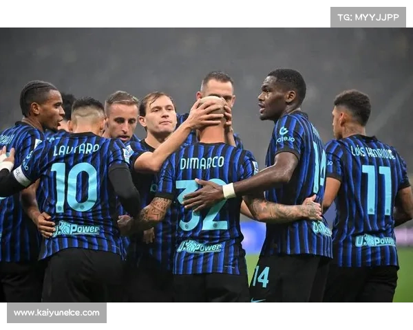 那不勒斯2-0客胜克雷莫内塞，霍伊伦梅开二度紧追争冠集团